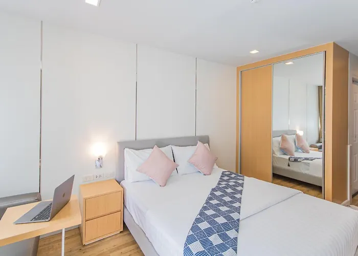 United Ekamai Aparthotel 3*