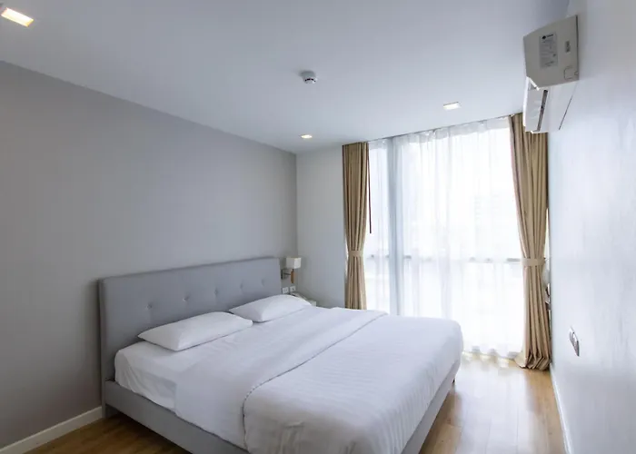 Aparthotel United Ekamai 3*