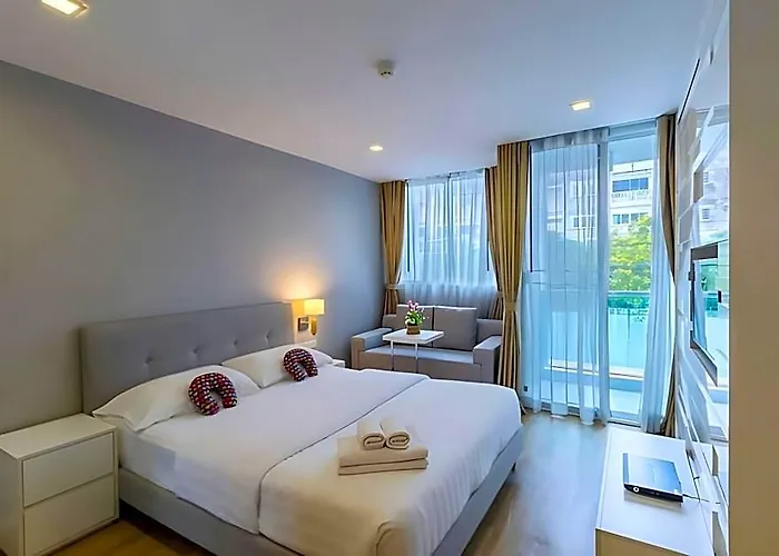 United Ekamai Aparthotel 3*