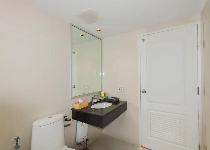 United Ekamai Aparthotel Bangkok